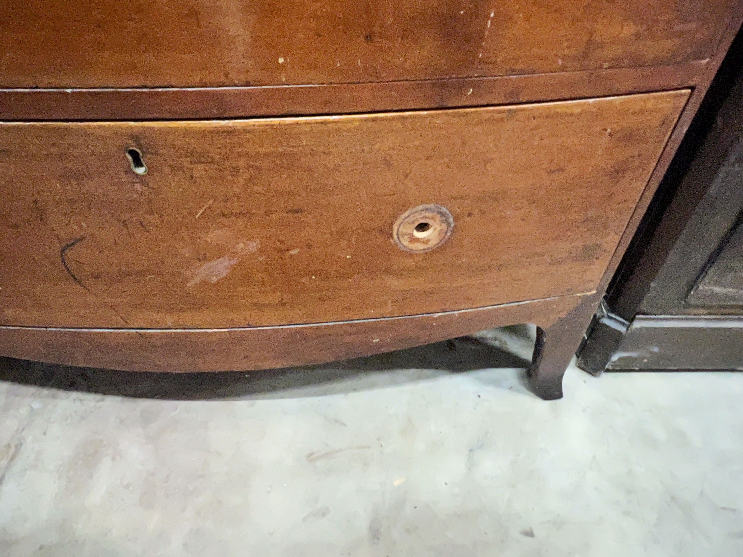 A small Regency mahogany four drawer bowfront chest, width 89cm, depth 50cm, height 87cm